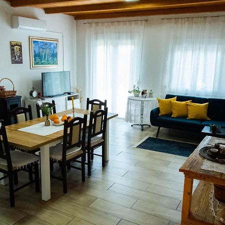 Apartment Village House Ravno Екстериор снимка