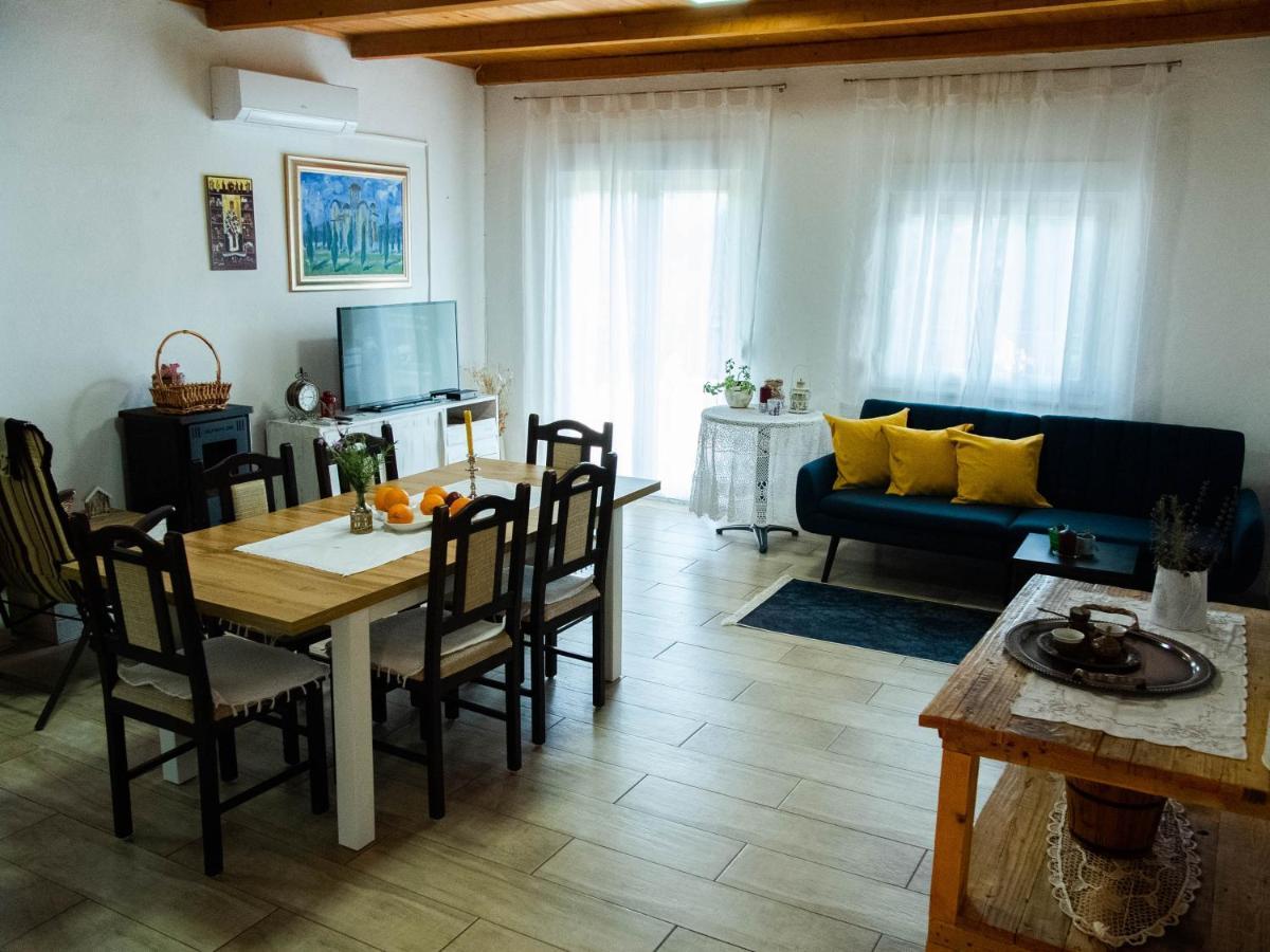 Apartment Village House Ravno Екстериор снимка