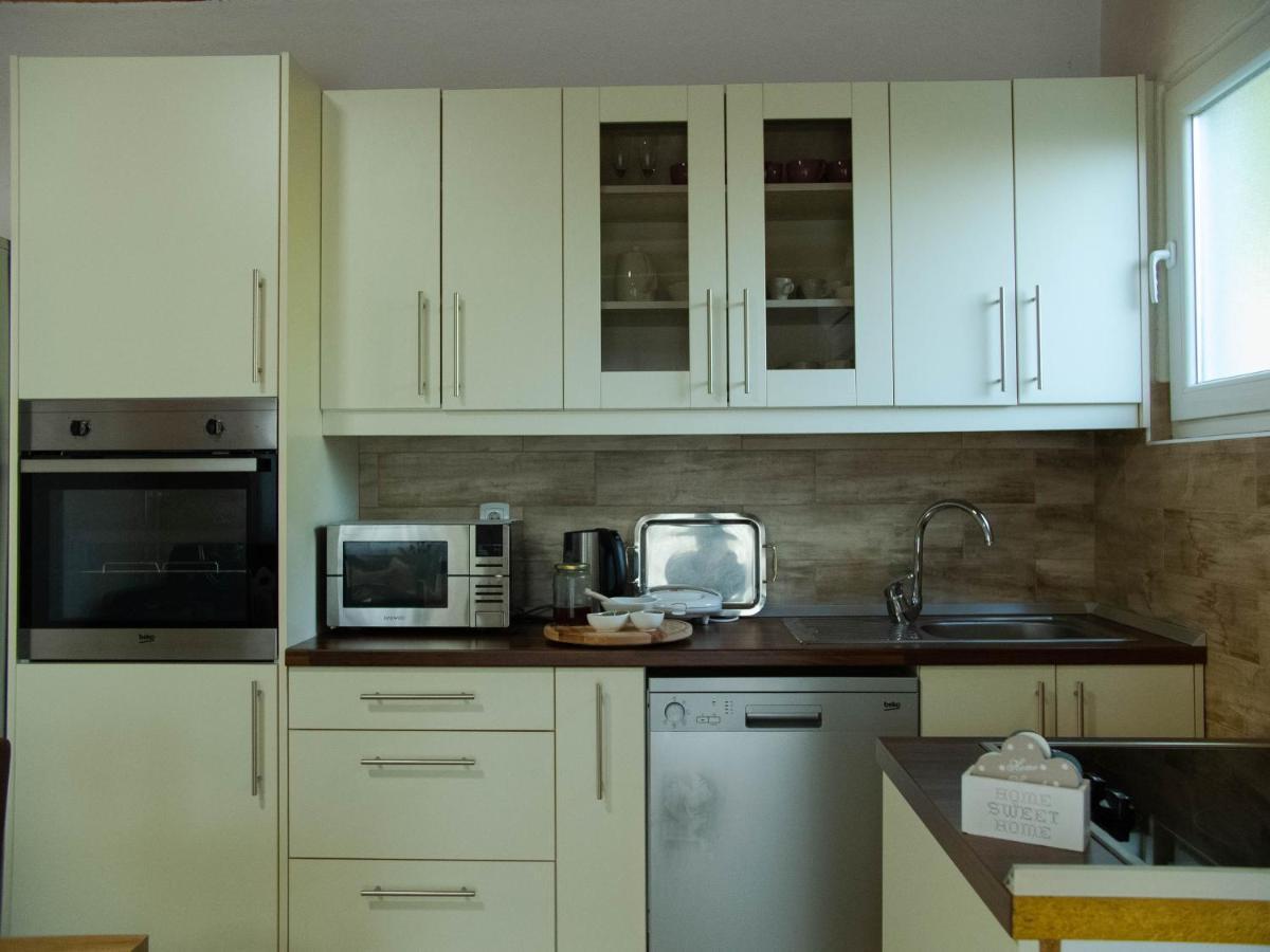 Apartment Village House Ravno Екстериор снимка