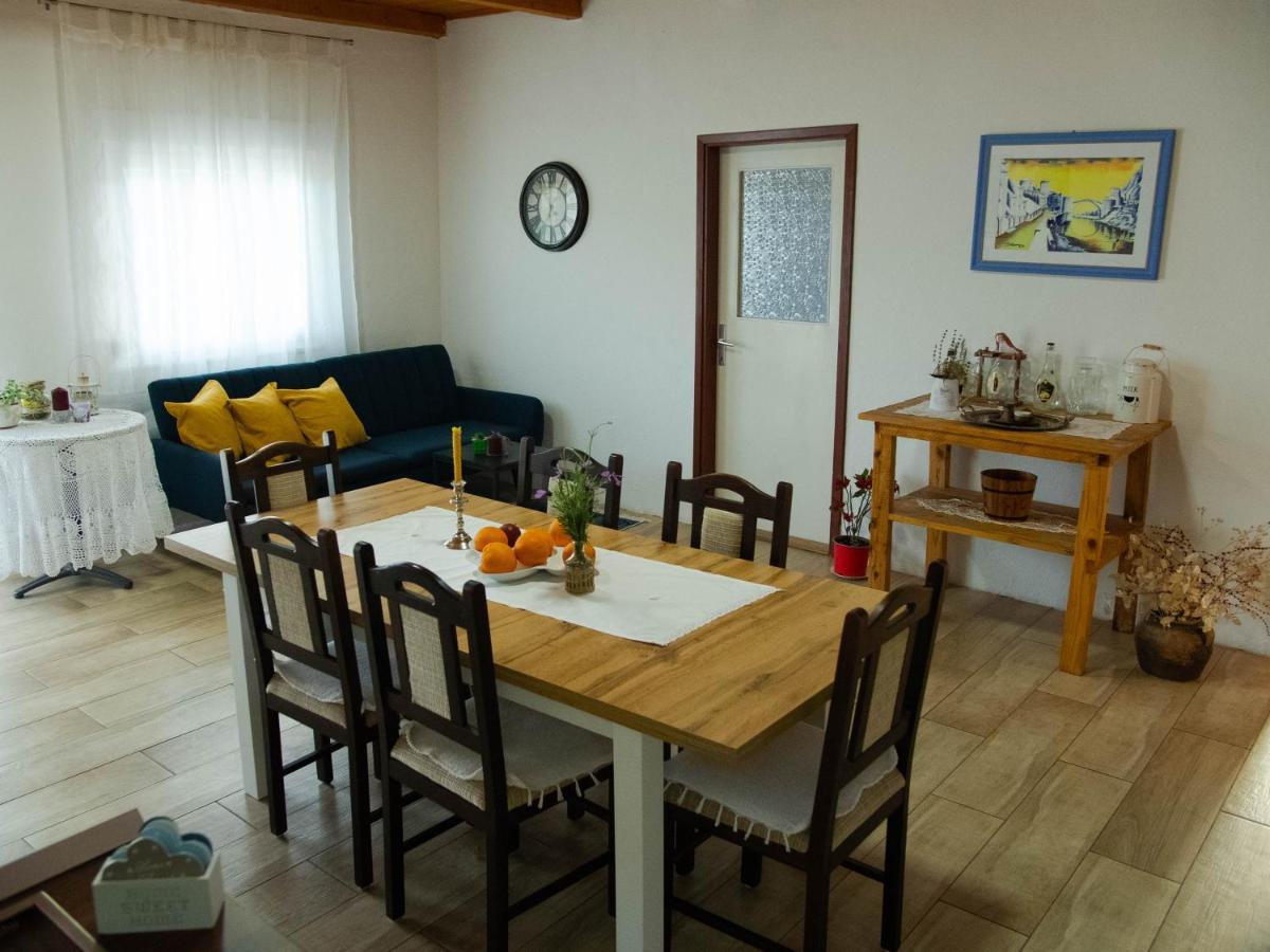 Apartment Village House Ravno Екстериор снимка