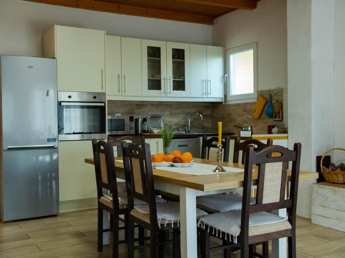 Apartment Village House Ravno Екстериор снимка